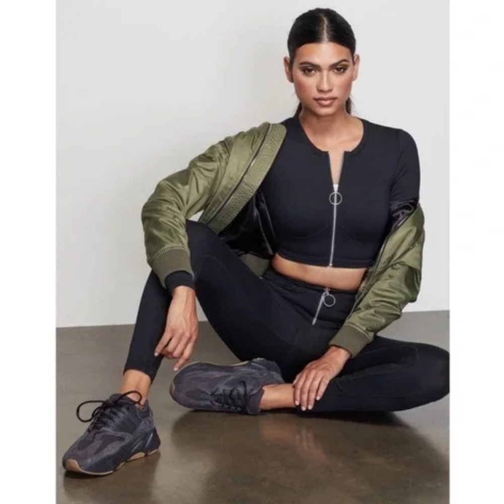 NWT, Good American The Warrior Front Zip 7/8 Leggings